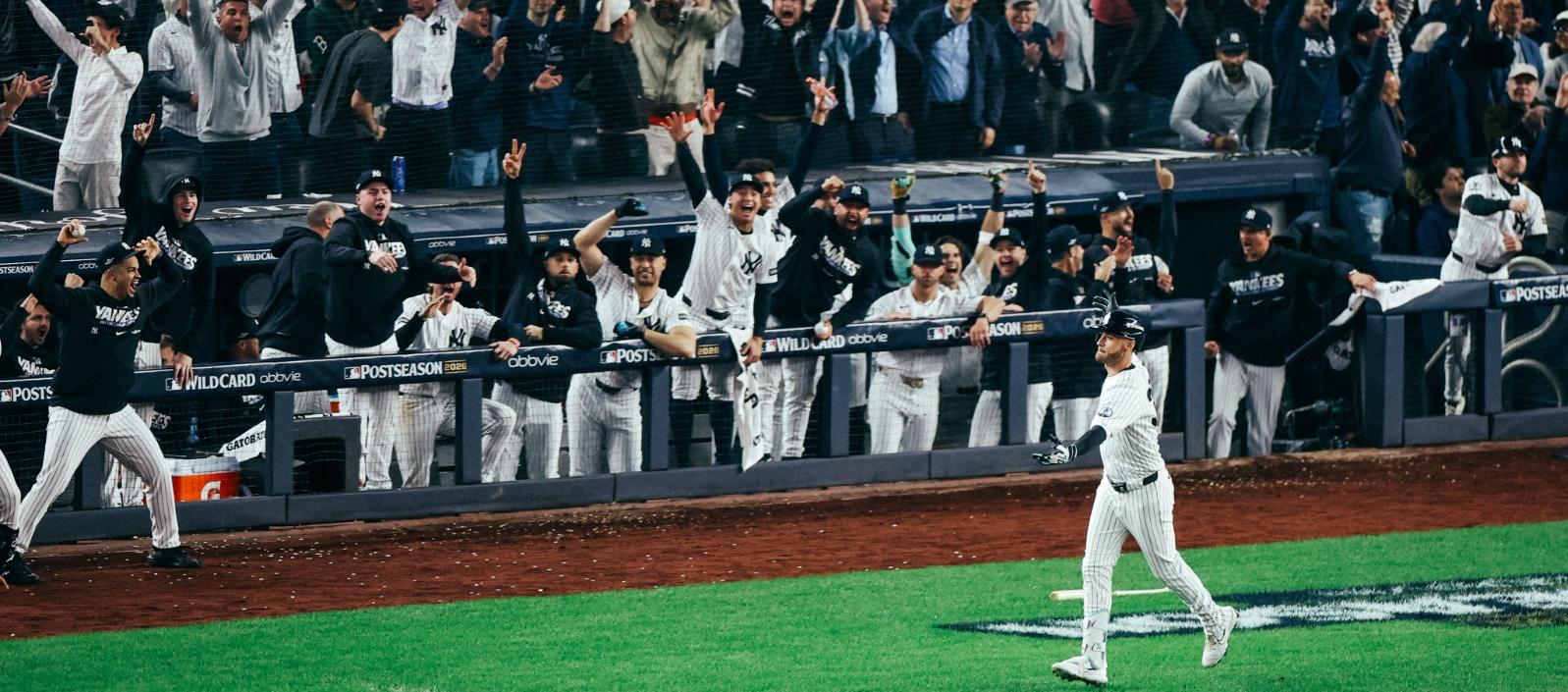 Cody Bellinger tras batear un jonrón de tres carreras para los Yanquis. 
