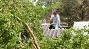 Varias viviendas resultaron afectadas por los fuertes vientos. 