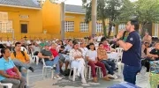 Andrés Rengifo, jefe de la Oficina de Participación Ciudadana, junto a las comunidades. 