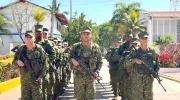 Infantes de Marina listos para prestar la seguridad este domingo de elecciones. 