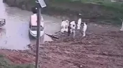 Levantamiento de los cuerpos en zona de combates entre disidencias de las FARC.