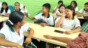 Estudiantes de la IED Jorge  Robledo Ortiz miden la temperatura en espacios cerrados