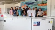 Beneficiarios con los enfriadores. 
