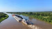 Embarcaciones por su paso en el Canal del Dique.