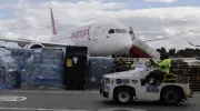 Avión Boeing 787 de la aerolínea Avianca que transportó ayudas humanitarias.