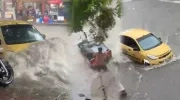 Emergencia por arroyo en el centro.