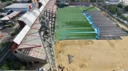 Cambio de césped en el Estadio Moderno.