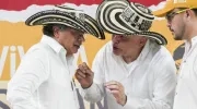 El Presidente Gustavo Petro y el exjefe paramilitar Salvatore Mancuso.