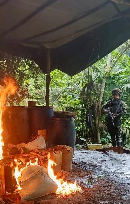 Uno de los laboratorios destruidos.