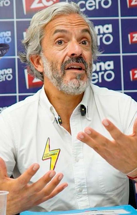 Gustavo Petro y Juan Daniel Oviedo.