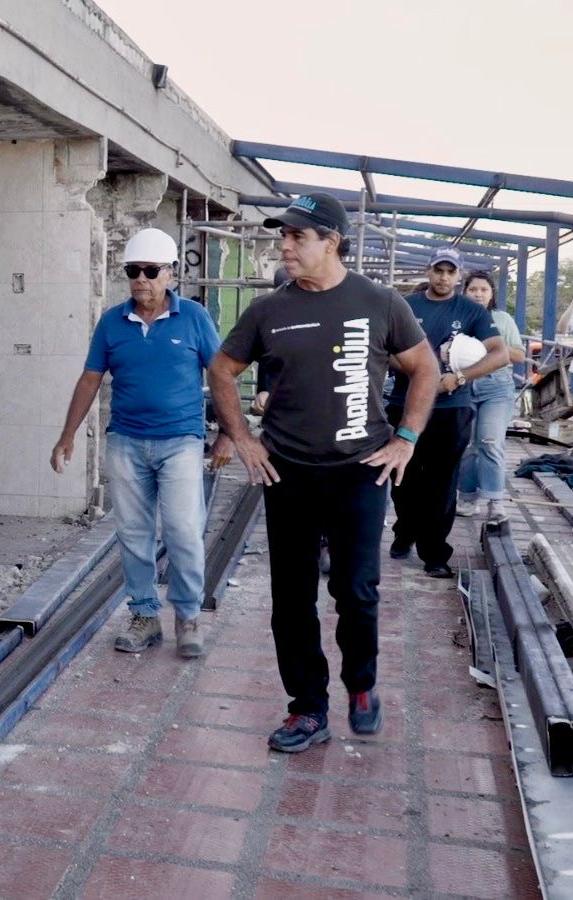 Alcalde Alejandro Char en inspección de obra de La Magola.