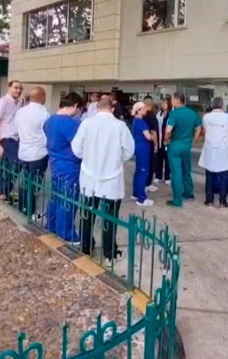 Plantón de médicos en la Clínica General del Norte. 