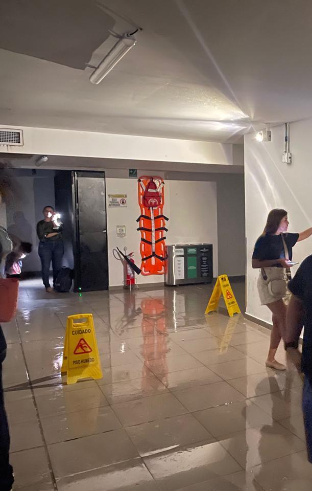 Aeropuerto Ernesto Cortissoz, sin energía. 