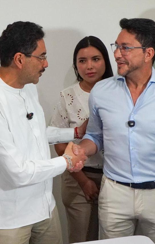 Iván Cepeda en la rueda de prensa con Carlos Caicedo en el norte de Barranquilla.
