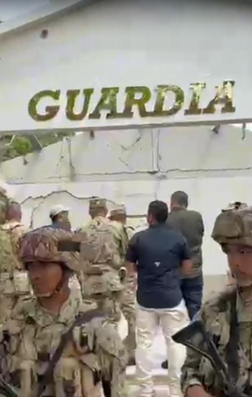 Zona afectada por el atentado en el batallón.