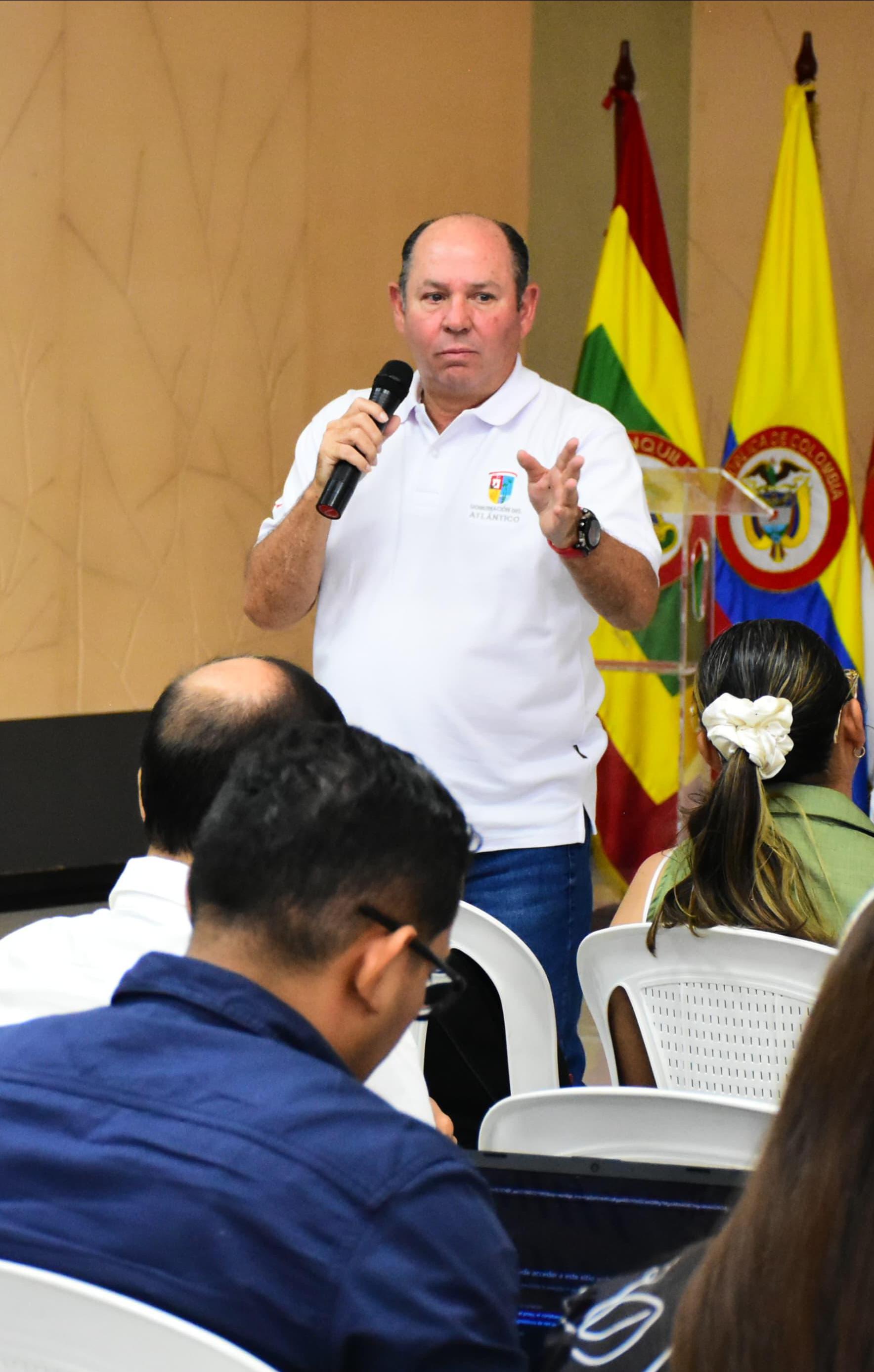 Secretario de Salud del Atlántico, Luis Carlos Fajardo, en reunión con EAPB y ESE. 