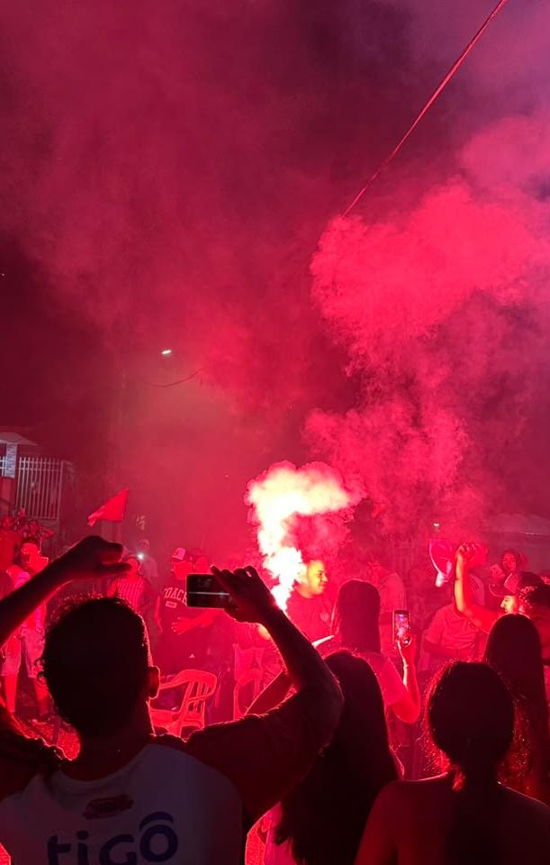 Celebración en la casa de Luis Fernando Muriel, en Santo Tomás