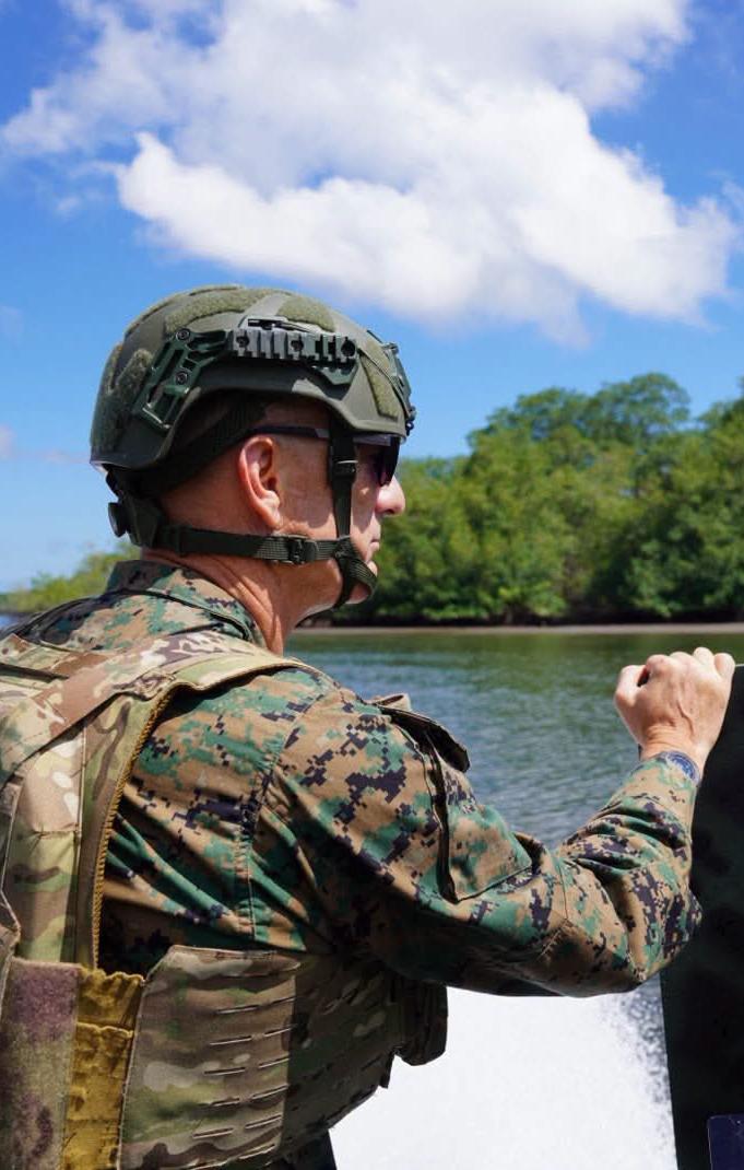 El jefe del Comando Sur de Estados Unidos, Francis L. Donovan, en Ecuador