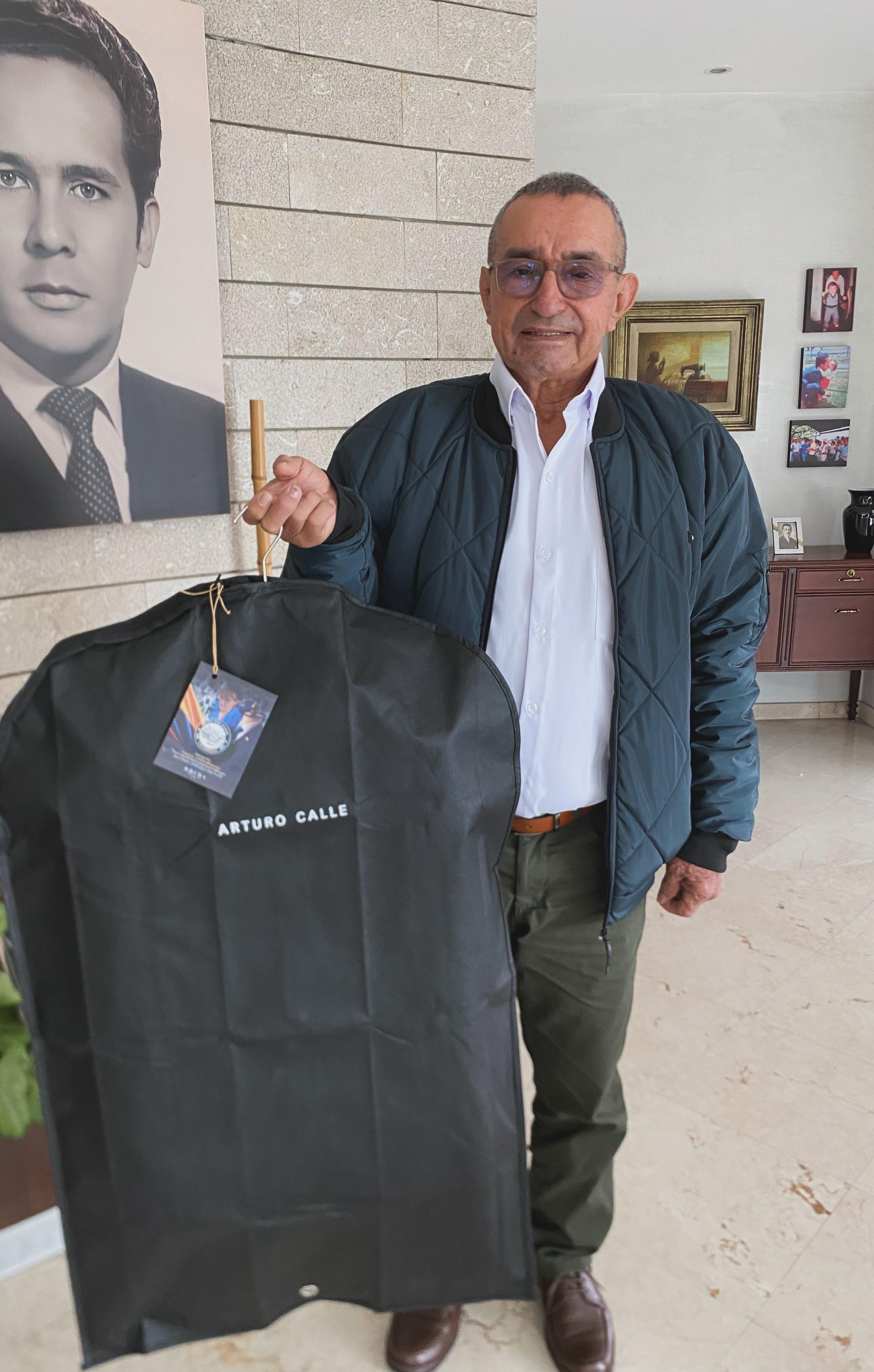 Luis Felipe Yagüé, invitado de honor a la posesión de De La Espriella.