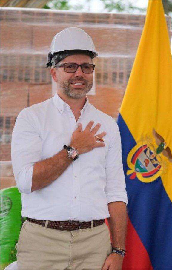 Jaime Andrés Beltrán, ministro de Vivienda, y el Presidente Abelardo De La Espriella.