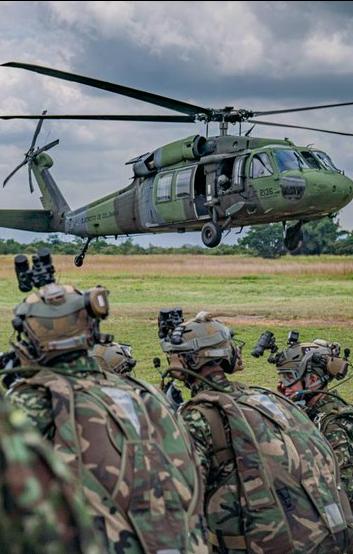 Personal del Ejército en acción ofensiva