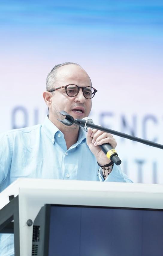 El senador Juan Espinal, presidente de la Comisión Quinta del Senado. 