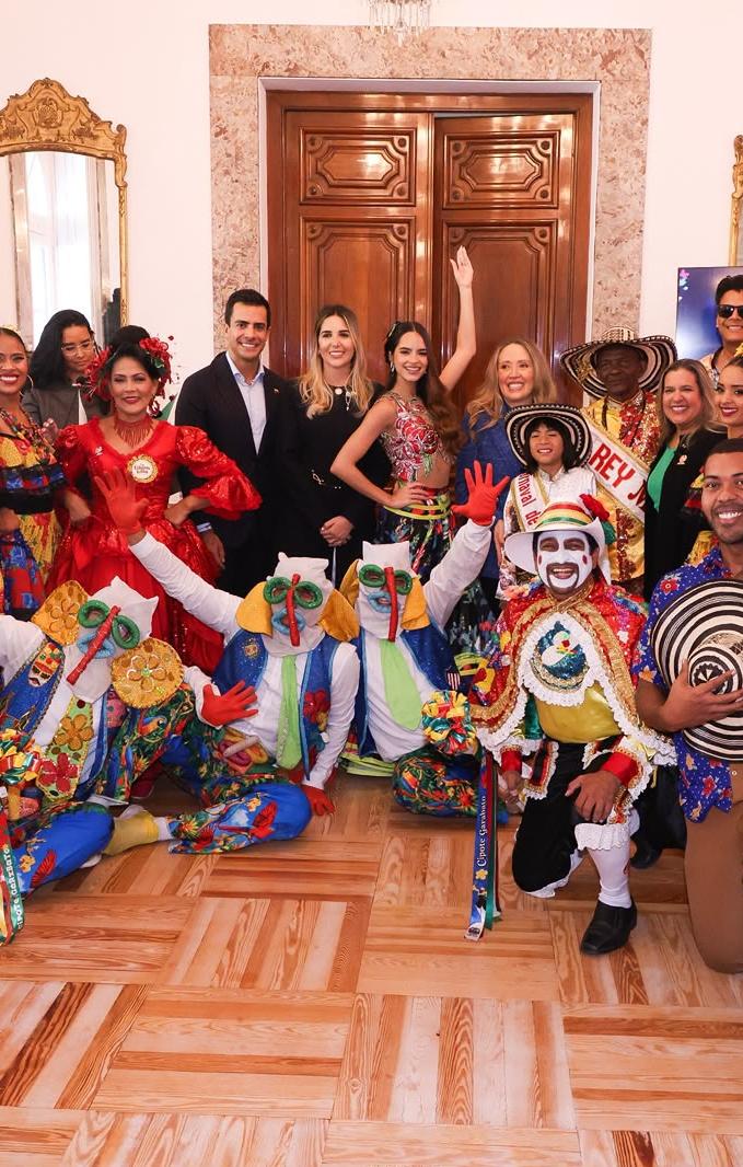 La monarquía del Carnaval, directivos y artistas participaron en la jornada de promoción, en la embajada de Colombia en España. 
