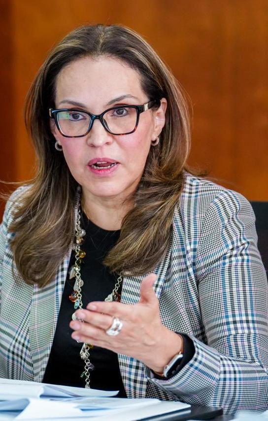 Viviane Morales Hoyos.