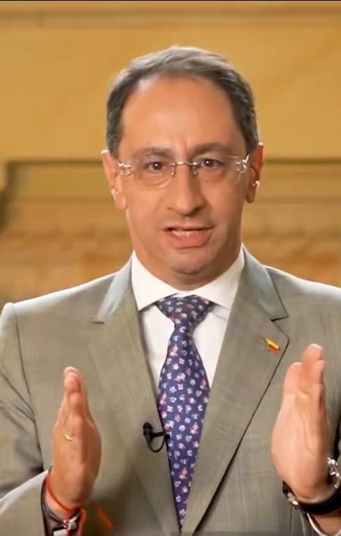 El Vicepresidente de la República, José Manuel Restrepo, y el Ministro de Hacienda, Miguel Gómez Martínez.