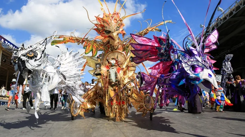 Keston Benthum, rey de la banda KInetic Mas You, The Masterpiece. 