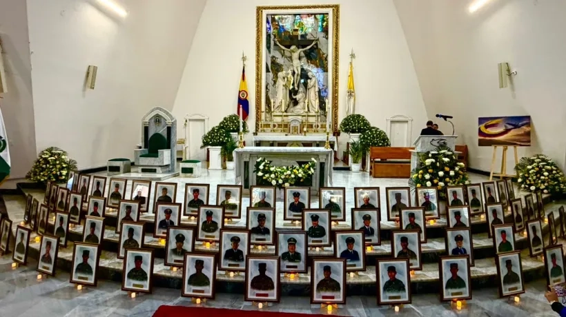 Las 69 fotografías de los víctimas mortales del accidente aéreo en Putumayo. 