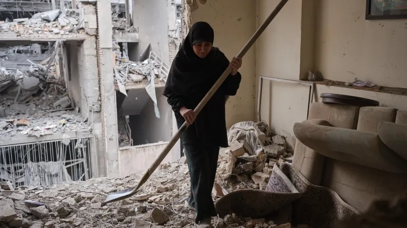 Destrucción en Irán por los ataques de Israel y Estados Unidos.