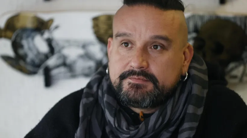Artista urbano chileno Sebastián E. conocido como 'Rata virus.' 
