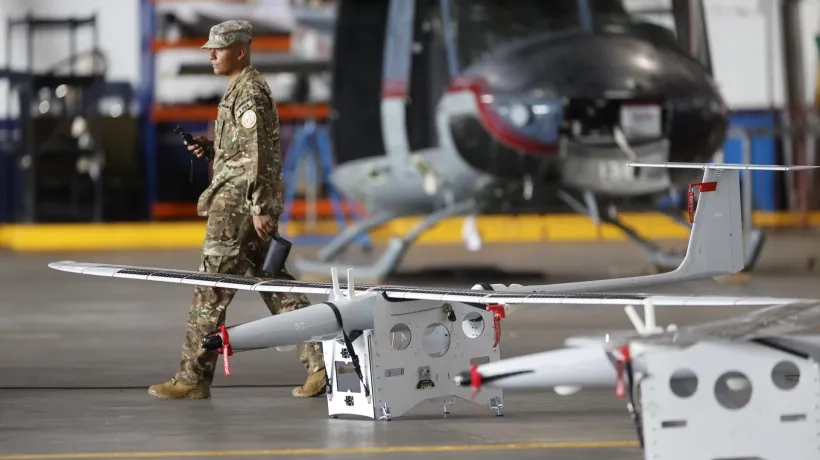 Drones, sistemas de aeronaves remotamente tripuladas.