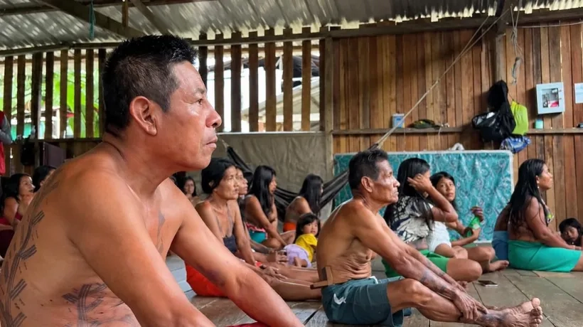 Indígenas colombianos wounaan.
