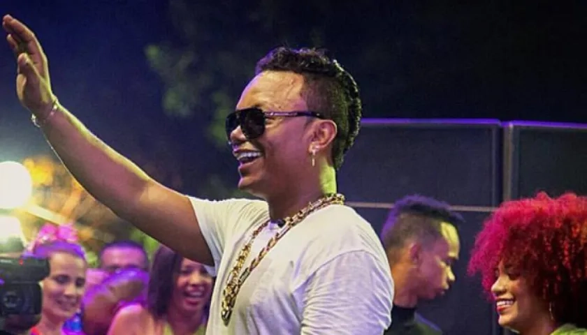 El cantante Mr. Black.