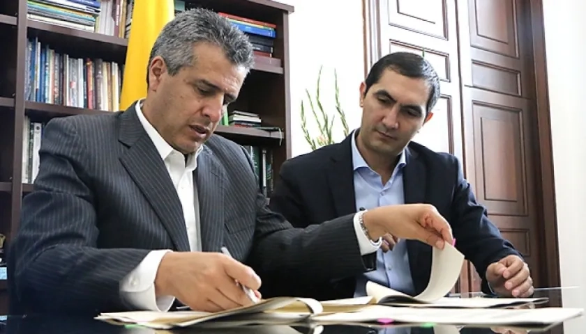 Senador Luis Fernando Velasco y el representante David Barguil radicaron la modificación a la Ley de Habeas Data.