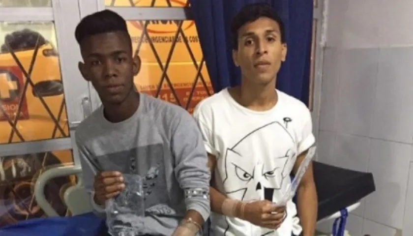 El cantante de champeta Boby Sierra y su corista.
