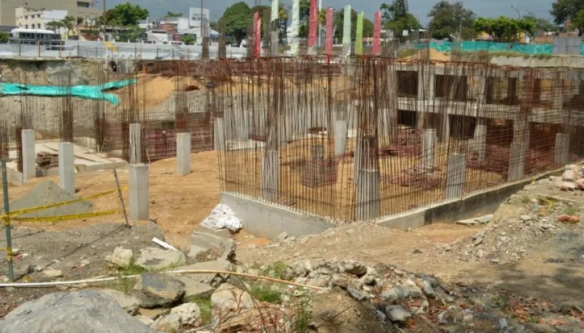 Así dejaron los contratistas las obras de los Juegos Nacionales en Ibagué.