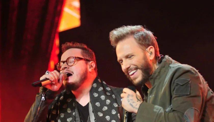 Leonel y su compañero, Noel Schajris de Sin Bandera.