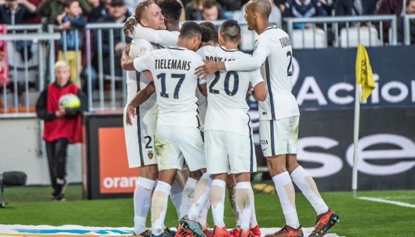 El Mónaco escolta al PSG en la Liga Francesa.