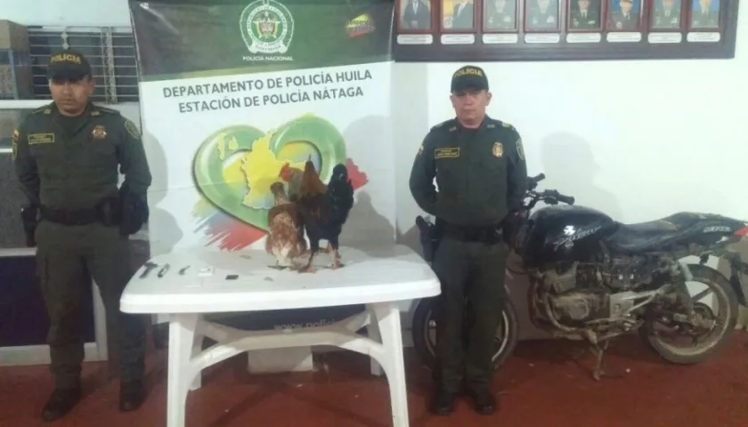 Policía del Huila divulgando el resultado del operativo.