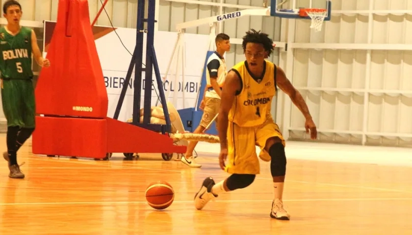 Maiknor Reid, en plena acción del partido.