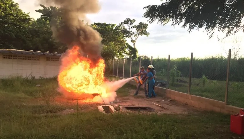 Indución para la extinción del fuego.