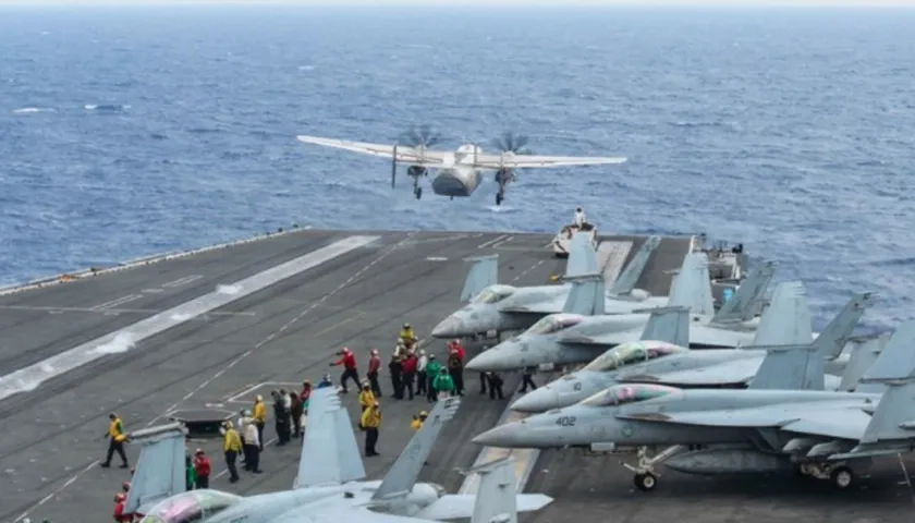  El avión se estrelló en aguas del Mar de Filipinas.