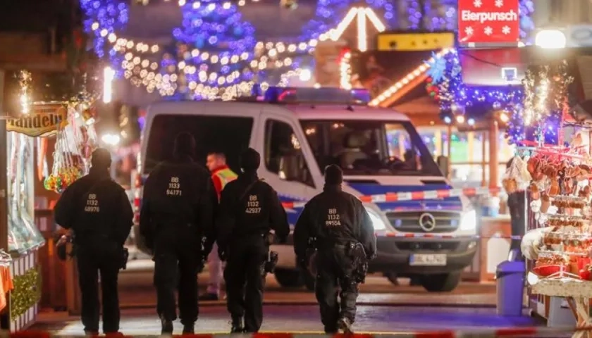 Mercado donde encontraron y detonaron el paquete sospechoso.