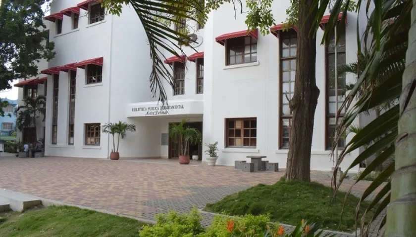 Biblioteca  Meira Delmar.