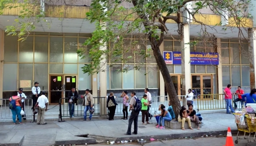 Los capturados fueron conducidos a la URI de la Fiscalía.