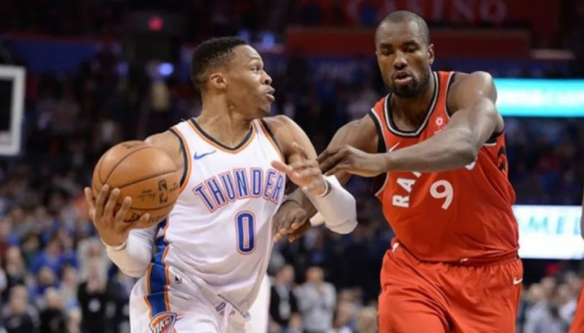 Russell Westbrook en una de sus jugadas destacadas.