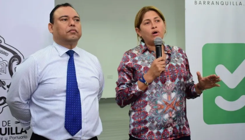 El Gerente de MiRed Luis Poso y la Secretaria de Salud Alma Solano.